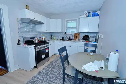 458 Shannon Place, Cliffside Park, NJ 07010 - Photo 9