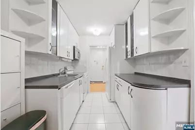 200 Winston 617 #617, Cliffside Park, NJ 07010 - Photo 5