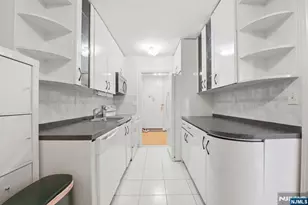 200 Winston 617, Cliffside Park, NJ 07010 - Photo 5