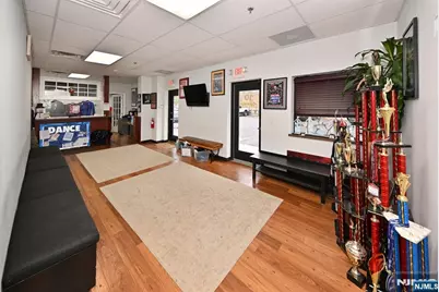 60 Whitney Road 10 #10, Mahwah, NJ 07430 - Photo 5