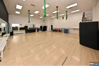 60 Whitney Road 10 #10, Mahwah, NJ 07430 - Photo 9