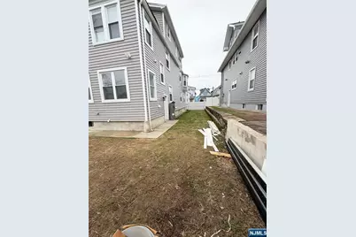 264 Greylock Parkway, Belleville, NJ 07109 - Photo 25