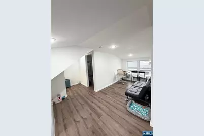 264 Greylock Parkway, Belleville, NJ 07109 - Photo 15