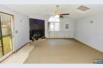 25-29 Urban Place, Fair Lawn, NJ 07410 - Photo 9
