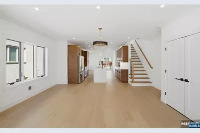 211 E Harriet Avenue A #A, Palisades Park, NJ 07650 - Photo 7