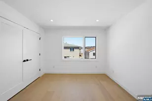 211 E Harriet Ave B, Palisades Park, NJ 07650 - Photo 27