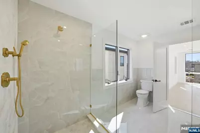 211 E Harriet Avenue B #B, Palisades Park, NJ 07650 - Photo 25