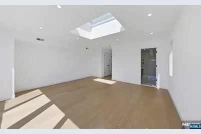 211 E Harriet Avenue B #B, Palisades Park, NJ 07650 - Photo 23