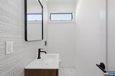 211 E Harriet Avenue B #B, Palisades Park, NJ 07650 - Photo 17