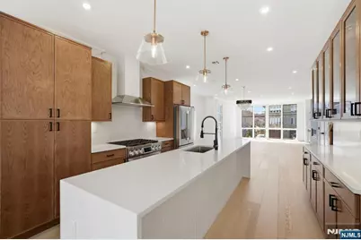 211 E Harriet Avenue B #B, Palisades Park, NJ 07650 - Photo 11