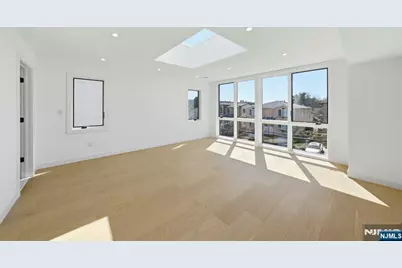 211 E Harriet Avenue B #B, Palisades Park, NJ 07650 - Photo 21