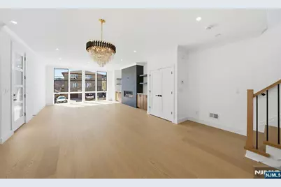 211 E Harriet Avenue B #B, Palisades Park, NJ 07650 - Photo 7