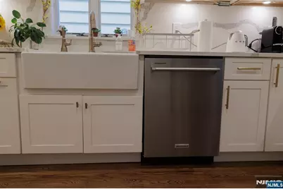 33 Claremont Avenue, Montclair, NJ 07042 - Photo 7