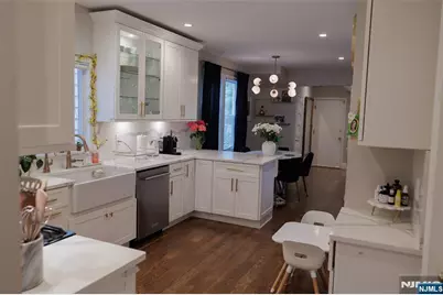 33 Claremont Avenue, Montclair, NJ 07042 - Photo 9