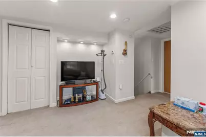 83 Village Road, Pequannock Township, NJ 07444 - Photo 17