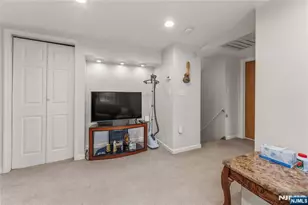 83 Village Rd, Pequannock Township, NJ 07444 - Photo 17