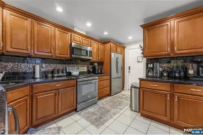 83 Village Road, Pequannock Township, NJ 07444 - Photo 9