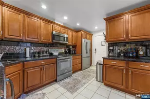 83 Village Rd, Pequannock Township, NJ 07444 - Photo 9