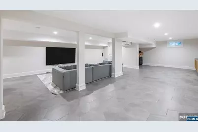 395 Colonial Boulevard, Washington Township, NJ 07676 - Photo 31