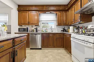 90 Cortland Pl Flr 2, Tenafly, NJ 07670 - Photo 7