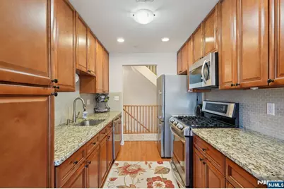 1810 Faulkner Court, Mahwah, NJ 07430 - Photo 19