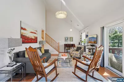 1810 Faulkner Court, Mahwah, NJ 07430 - Photo 5