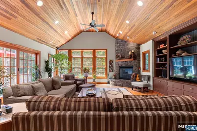 565 Dorchester Drive, River Vale Township, NJ 07675 - Photo 15