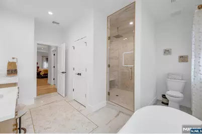 495 Wilson Avenue, Paramus, NJ 07652 - Photo 37