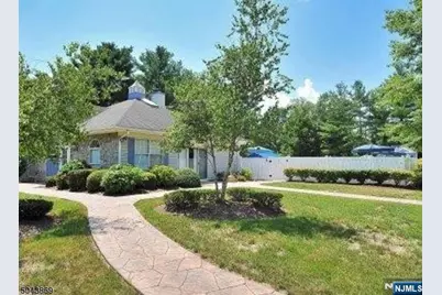 194 Robertson Way 914 #914, Lincoln Park, NJ 07035 - Photo 3