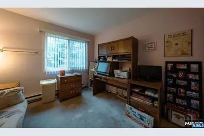 208 Federal Hill Road, Pompton Lakes, NJ 07442 - Photo 17