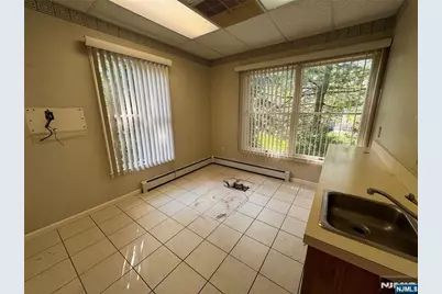 88 W Ridgewood 1R #1R, Ridgewood, NJ 07450 - Photo 11