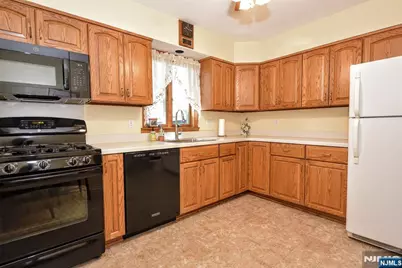 420 Park Avenue, Midland Park, NJ 07432 - Photo 9