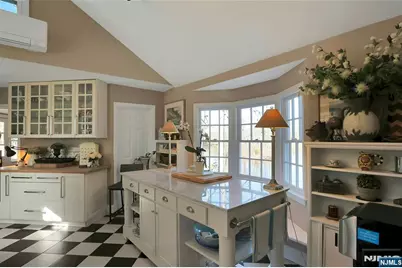 28 Turners Lake Drive, Mahwah, NJ 07430 - Photo 13