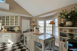 28 Turners Lake Dr, Mahwah, NJ 07430 - Photo 13