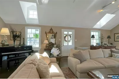 28 Turners Lake Drive, Mahwah, NJ 07430 - Photo 7
