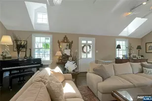 28 Turners Lake Dr, Mahwah, NJ 07430 - Photo 7
