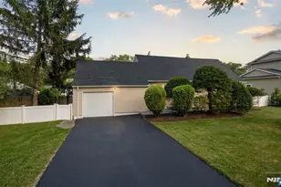 32 Beechwood Rd, Cresskill, NJ 07626 - Photo 11