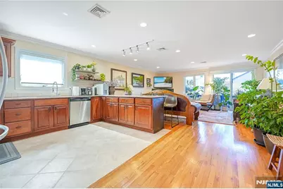 46A Homestead A #A, Palisades Park, NJ 07650 - Photo 11