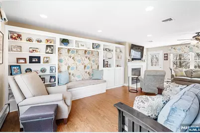 50 Hilltop Terrace, Bloomingdale, NJ 07403 - Photo 5