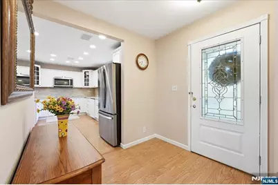 30 Lincoln Avenue, Wood Ridge, NJ 07075 - Photo 5