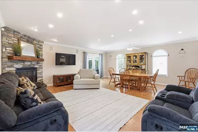 30 Lincoln Avenue, Wood Ridge, NJ 07075 - Photo 9