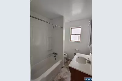 282 N Prospect Avenue, Bergenfield, NJ 07621 - Photo 11