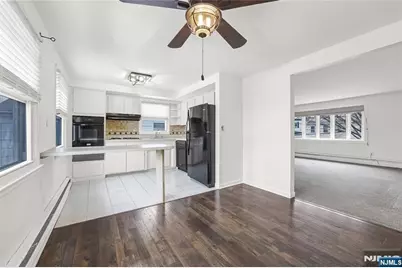 38 Washington Avenue 2 #2, Rutherford, NJ 07070 - Photo 5