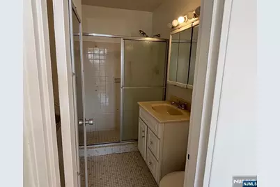 2100 Linwood Avenue 2G #2G, Fort Lee, NJ 07024 - Photo 21