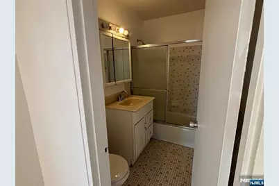 2100 Linwood Avenue 2G #2G, Fort Lee, NJ 07024 - Photo 23