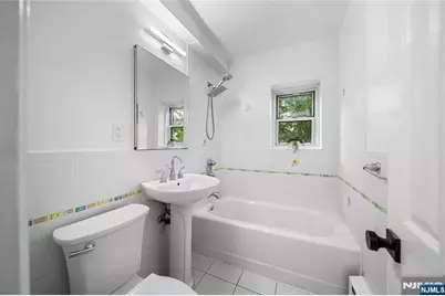 1565 Center Avenue 3D #3D, Fort Lee, NJ 07024 - Photo 15