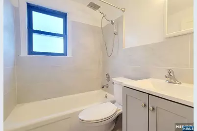 592 Beverly Road 2nd Floor #2nd floor, Teaneck Township, NJ 07666 - Photo 7