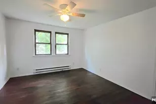 592 Beverly Road 2nd Floor, Teaneck Township, NJ 07666 - Photo 5