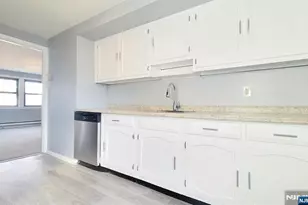 592 Beverly Road 2nd Floor, Teaneck Township, NJ 07666 - Photo 3