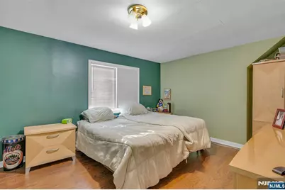 60 Westview Drive, Bergenfield, NJ 07621 - Photo 11